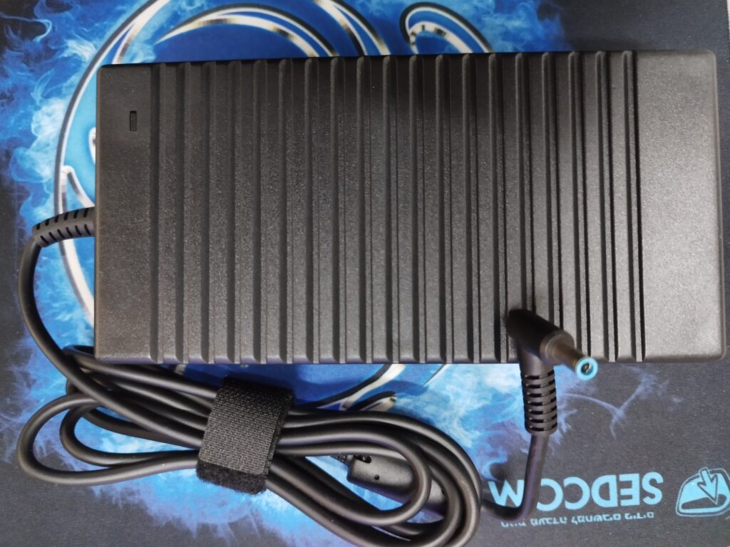 מטען מקורי HP 180W חיבור כחול 4.5×3.0 מ״מ
