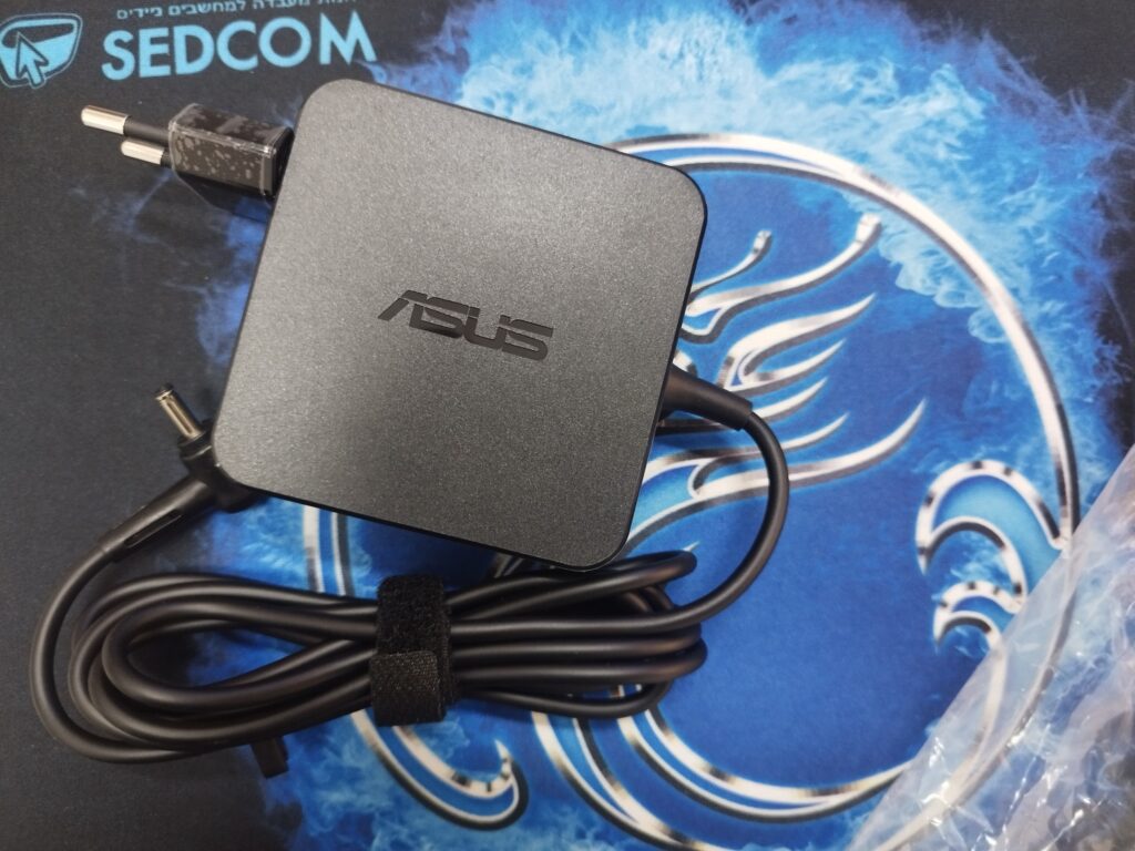 מטען למחשב נייד ASUS 65W עם חיבור 4.0X1.35 מ"מ