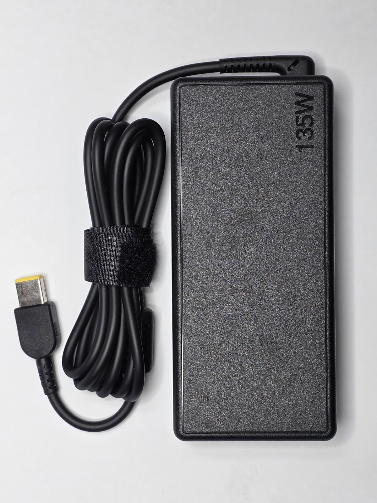 מטען מקורי למחשב נייד Lenovo USB (slim tip) 135W לנובו – תמונה 2