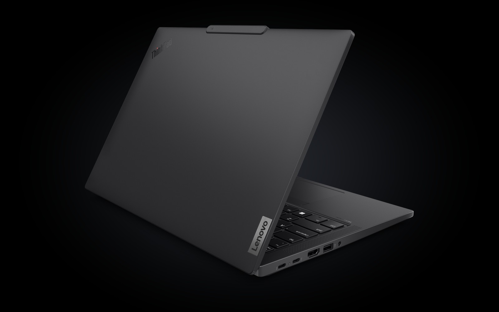 Lenovo ThinkPad T14 Gen 5 מבט אחורי — חיבורי USB-C, HDMI ו-USB-A